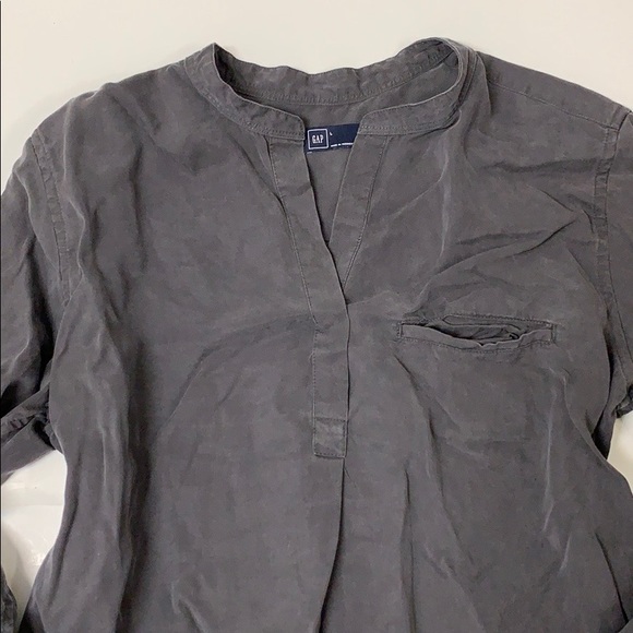 🛍GAP Hi/Low Grey Blouse - Picture 2 of 7